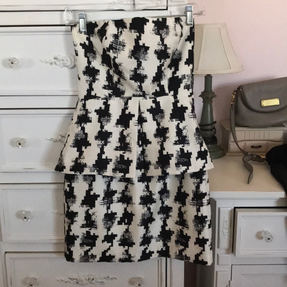 Strapless black and white dress